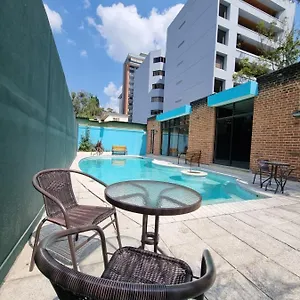 Central 10 Boutique Hostal